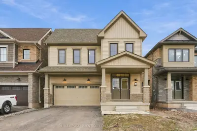 166 Aviron Crescent, Welland, On L3b 0m5
