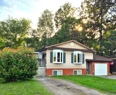 8 Gouldie Street, Huntsville, On P1h 1m5