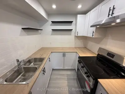 245 Benninger Drive Lower, Kitchener, On N2e 0k1