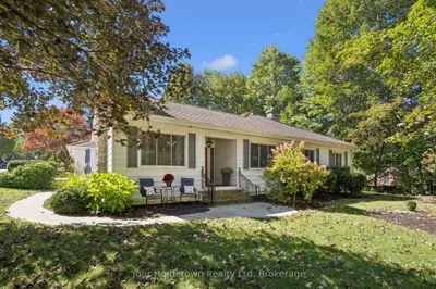 595 Tower Street S, Centre Wellington, On N1m 2p9