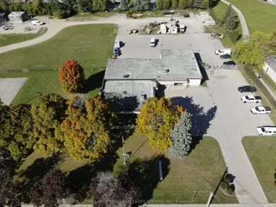 221 Avenue Road, Cambridge, On N1r 7z1