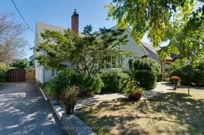 12 Don Street, Hamilton, On L9h 4n9