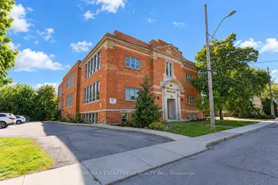357 Hunter Street W 16, Hamilton, On L8p 1s6