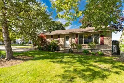 101 Kleinfeldt Avenue, Lucan Biddulph, On N0m 2j0