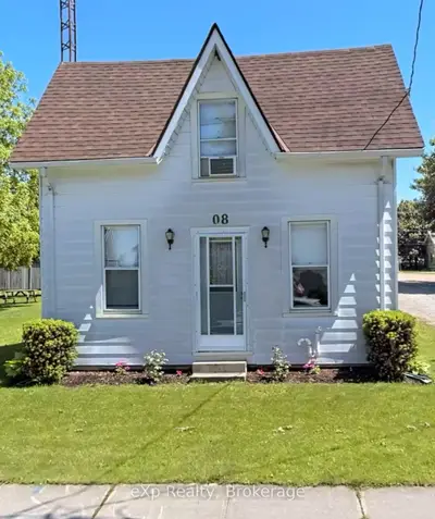 8 West Street, Perth East, On N0k 1m0