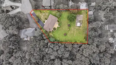 4 Kew Court, Hamilton, On L9h 5e1