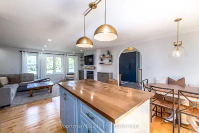 9 Crescent Street, South Bruce Peninsula, On N0h 2t0