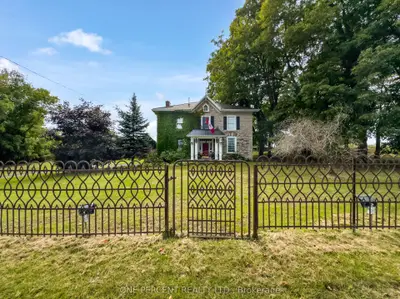 221 Highway 15, Leeds And The Thousand Islands, On K0h 2n0