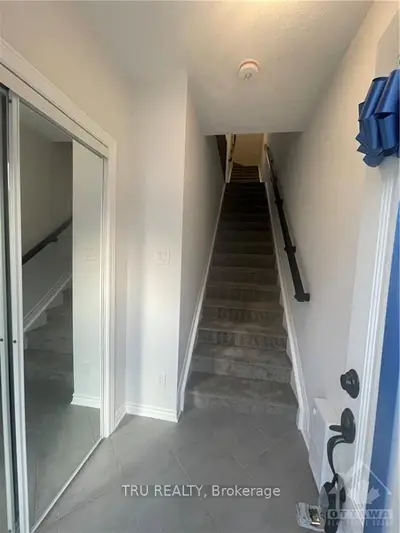 604 Lapland Terrace, Kanata, On K2s 1b6