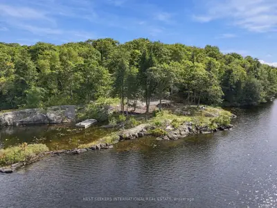 44 Fun Cottage Lane, Mcdougall, On P2a 2w9