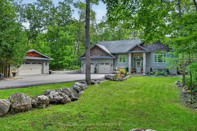 101 Mitchell Crescent, Trent Lakes, On K0l 1j0