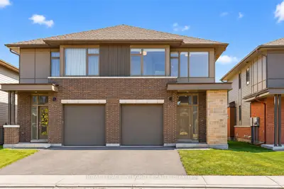 866 Moses Tennisco Street, Manor Park - Cardinal Glen And Area, On K1k 5a2