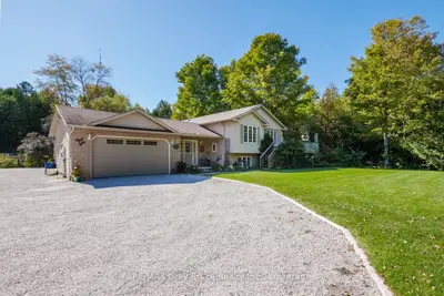 135 North Diagonal, South Bruce Peninsula, On N0h 2t0