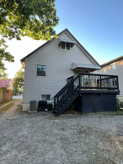 131 Emerson Street, Hamilton, On L8s 2x7