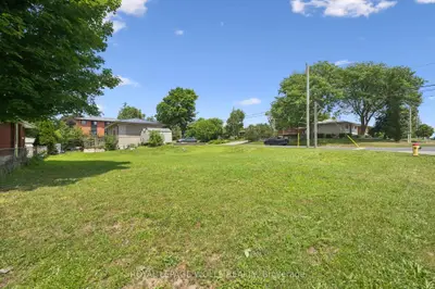 46 Daniel Avenue, Kitchener, On N2k 1e9