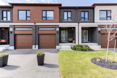 18 Oak Forest Common 8b, Cambridge, On N1s 0g3