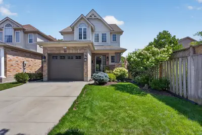 98 Rossmore Court, London South, On N6c 6b8