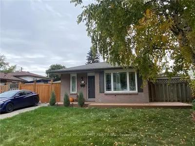 24 Queenslea Drive, Hamilton, On L8w 1g1