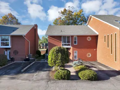 1 Sherwood Street 301, Kawartha Lakes, On K0m 1a0