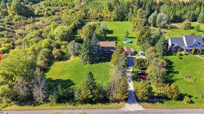 9244 Halton Erin Townline, Erin, On L7j 2l8