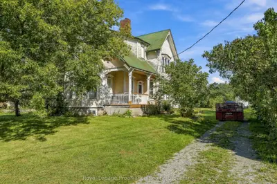 228 County Rd 29, Prince Edward County, On K0k 1t0