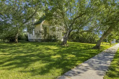 228 County Rd 29, Prince Edward County, On K0k 1t0
