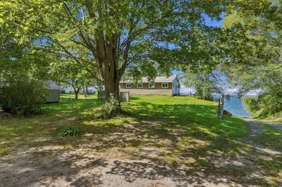 30 Mayne Lane, Prince Edward County, On K0k 2t0