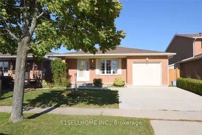 26 FEATHERWOOD Crescent, Hamilton, ON L8J 3P6