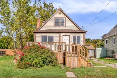10 Locarno Avenue, Hamilton, On L8h 7h3