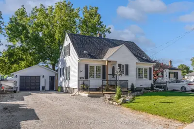 4 Manor Road, St. Catharines, On L2n 3b5