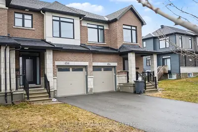 656 Putney Crescent, Stittsville - Munster - Richmond, On K2s 2n7