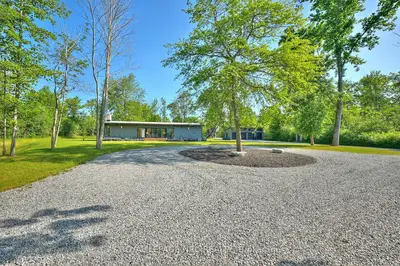 1904 MacDonald Drive, Fort Erie, ON L2A 5M4