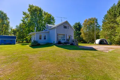1085 Forest Lea Road, Laurentian Valley, On K8a 6w6