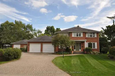 4 Croydon Drive, Middlesex Centre, On N0m 1c0