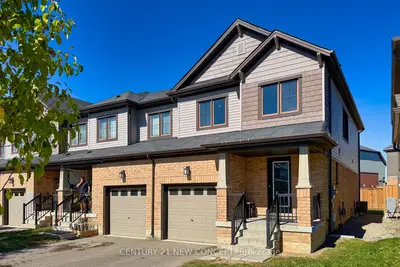 10 Scarletwood Street, Hamilton, On L8j 0k8