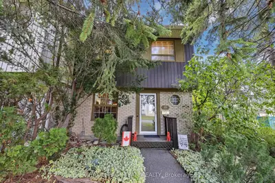 28 Monterey Drive, South Of Baseline To Knoxdale, On K2h 7a6