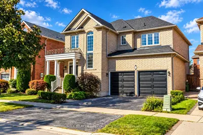 7 Kingspoint Circle, Hamilton, On L8e 6c5