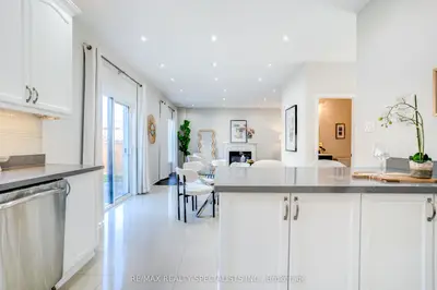7 Kingspoint Circle, Hamilton, On L8e 6c5