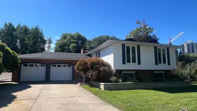 4 PYRAMID Place, St. Catharines, ON L2T 2N7