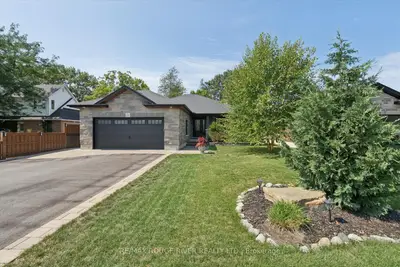 25 Ambrosia Terrace, Quinte West, On K8v 0g7