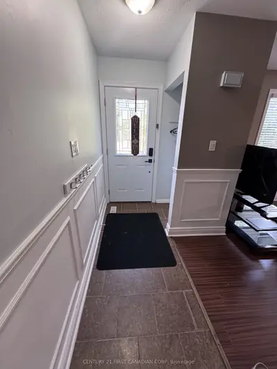 21 DENLAW Road, London North, ON N6G 3L3