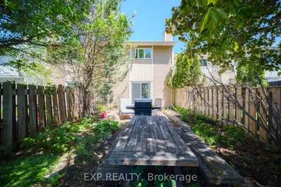 6431 Timothy Court, Orleans - Convent Glen And Area, On K1c 3e5