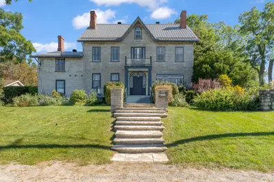 202 Main Street, Kingston, On K7k 5s3