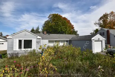 726 Fairbairn Street, Peterborough, On K9h 6b6