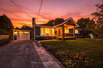 38 Enmore Avenue, Hamilton, On L9g 2h3