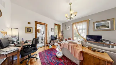 1316 King Street E, Hamilton, On L8m 1h3