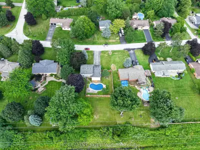 22 Fireside Drive, Hamilton, On L8n 2z7