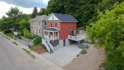 15 Shade Street, Cambridge, On N1r 4j6