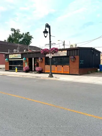 15 Cambridge Street S, Kawartha Lakes, On K9v 3b7