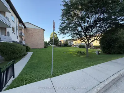 675 Wonderland Road S 12, London South, On N6k 1m1
